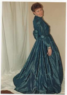 121605=6727-Jane'sdress (256 x 360).jpg