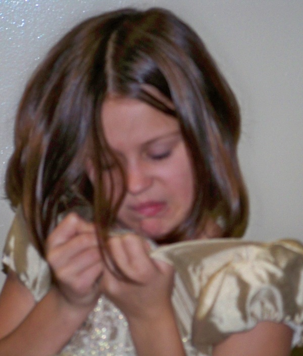 7703=179-Baylie wiping off my Kiss1.jpg