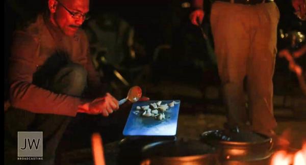 post-5252-0-77481200-1448917064_thumb.jp