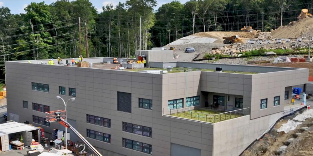 502015511_univ_gal_11_xl.thumb.jpg.c29e2