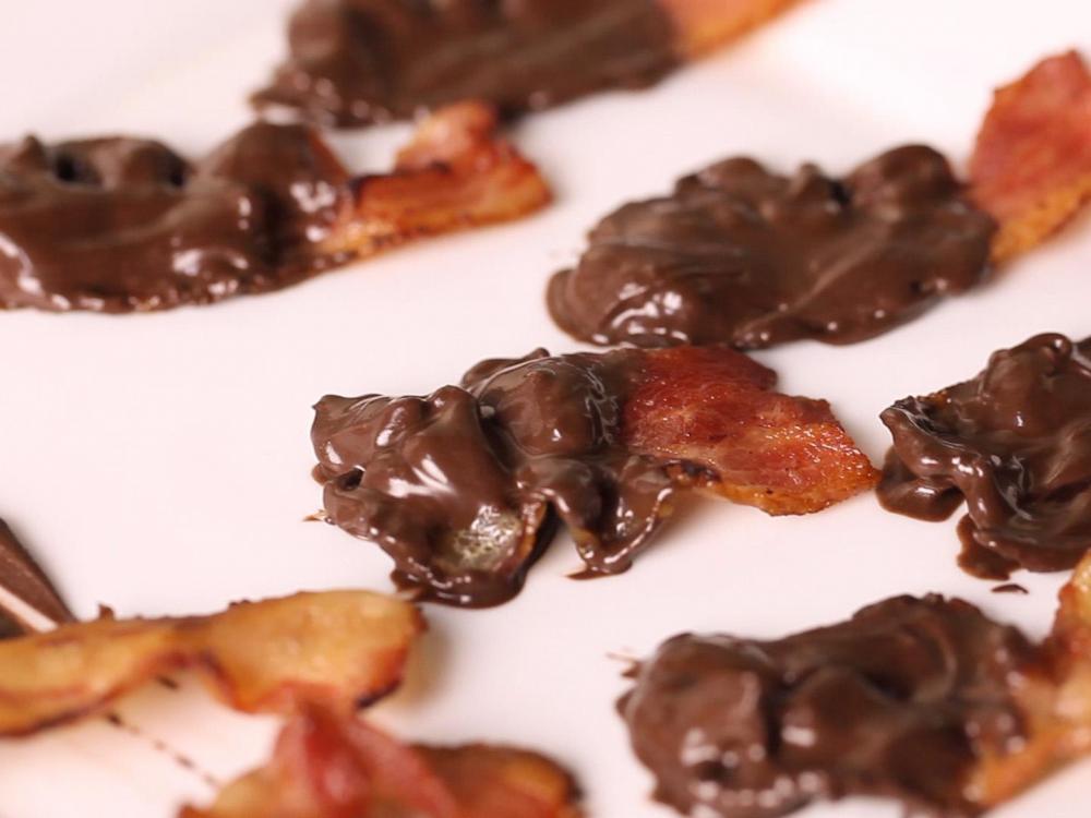 Make-Chocolate-Bacon-Step-9.thumb.jpg.a1bc58c89fae33d5f4dcf07bdd3e6acd.jpg