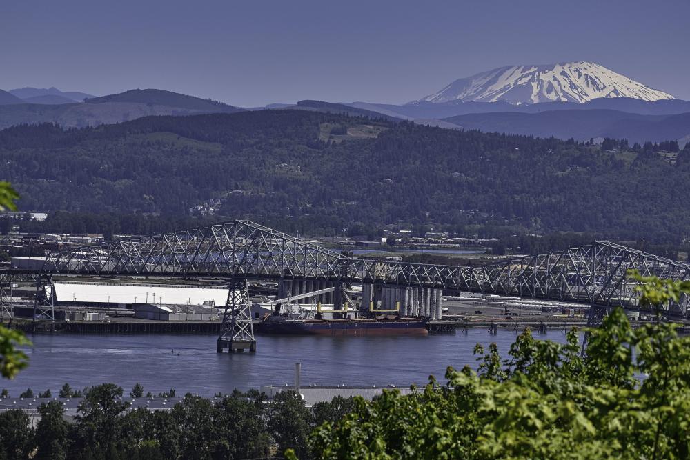 DSC_9491 Mt St Helens bridge  Clipper Copenhagen.jpg