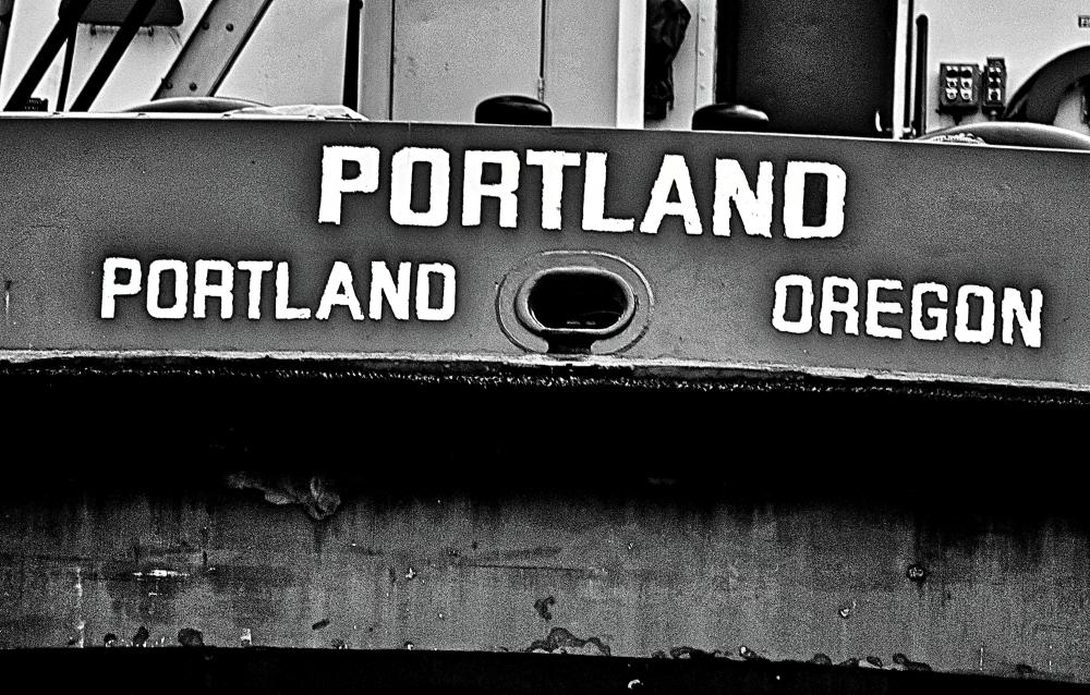 DSC_0106 BW Portland tug back side.jpg