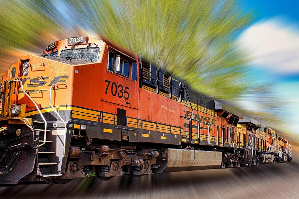 IMG_3424 bnsf train 6 engines pix zoom.jpg