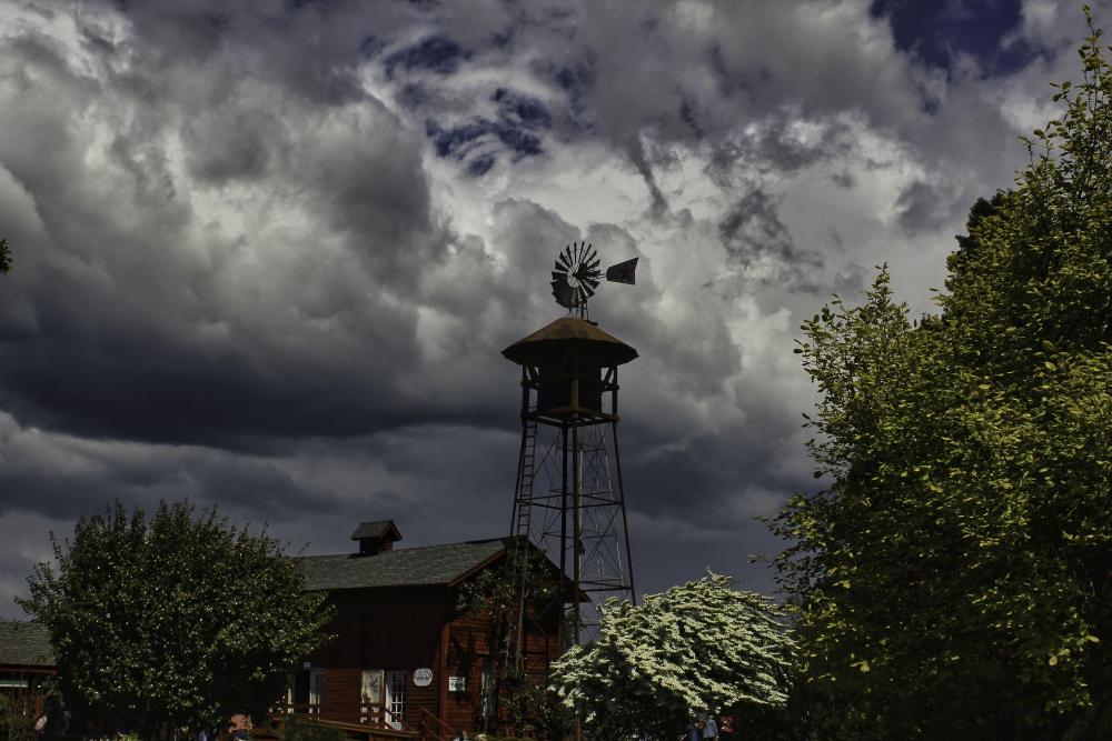 IMG_3891 cool light clouds at Lilac garden barn area fe.jpg