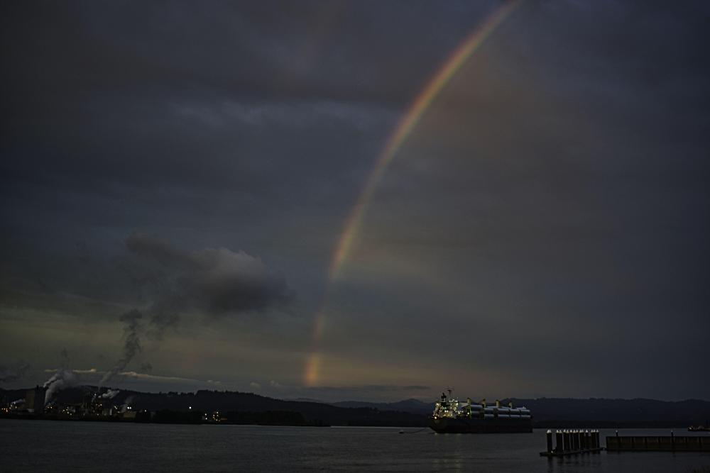 DSC_0793 rainbow big ship.jpg
